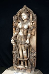 जैन सरस्वती की प्राचीन मूर्ति